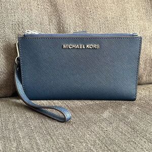 Michael Kors Jet Set Travel cross grain leather wristlet phone wallet navy